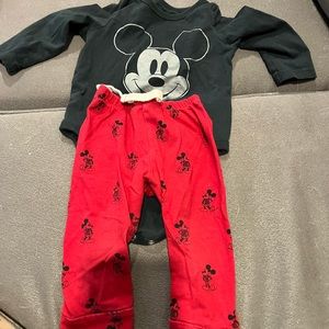Gap 6-12 months mickey